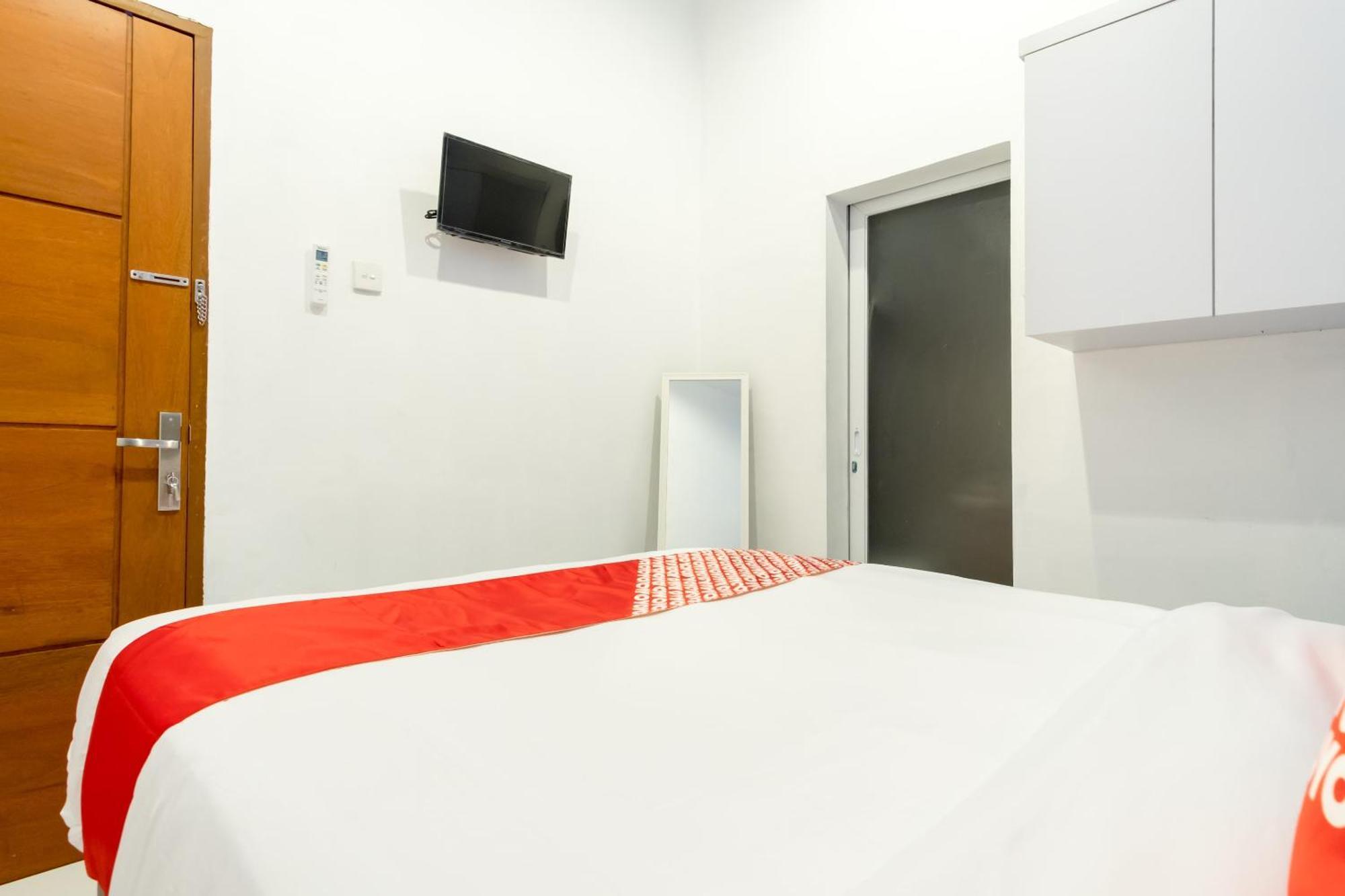 Super Oyo 839 Royal Guest House Medan Luaran gambar