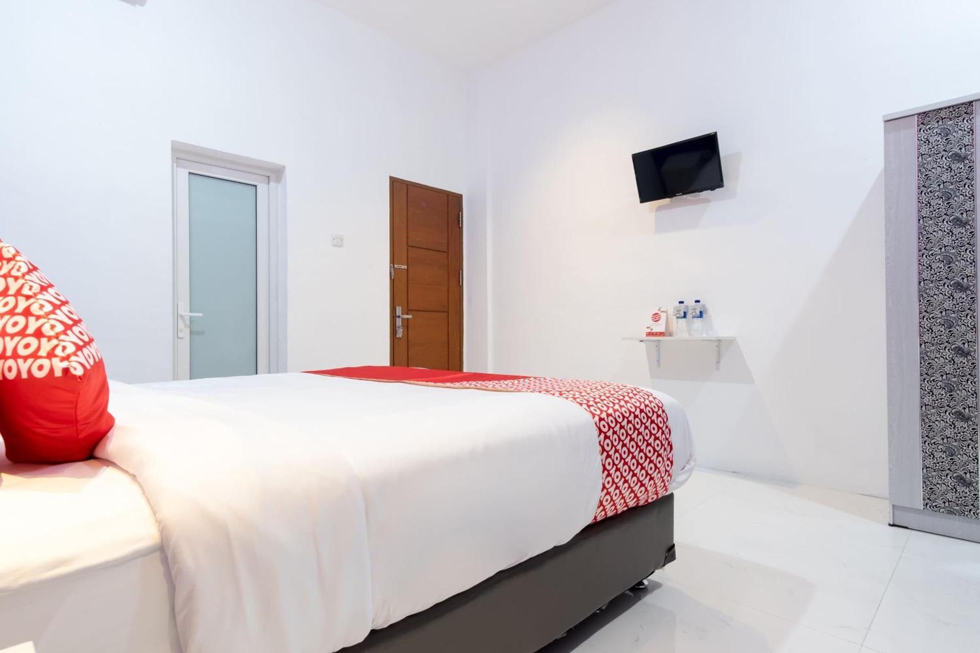 Super Oyo 839 Royal Guest House Medan Luaran gambar
