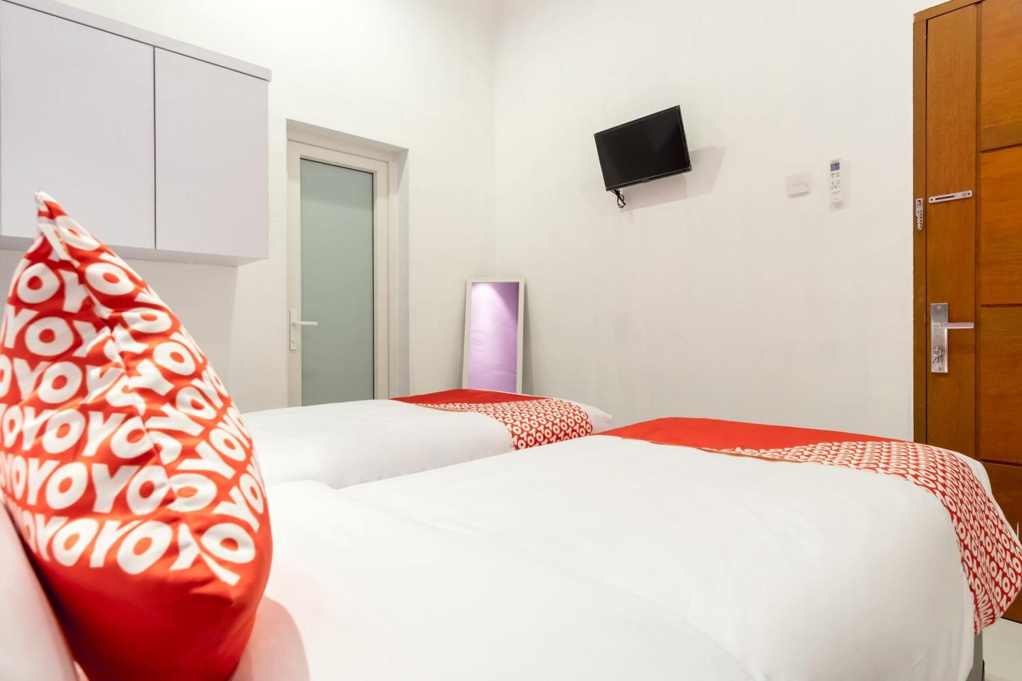 Super Oyo 839 Royal Guest House Medan Luaran gambar