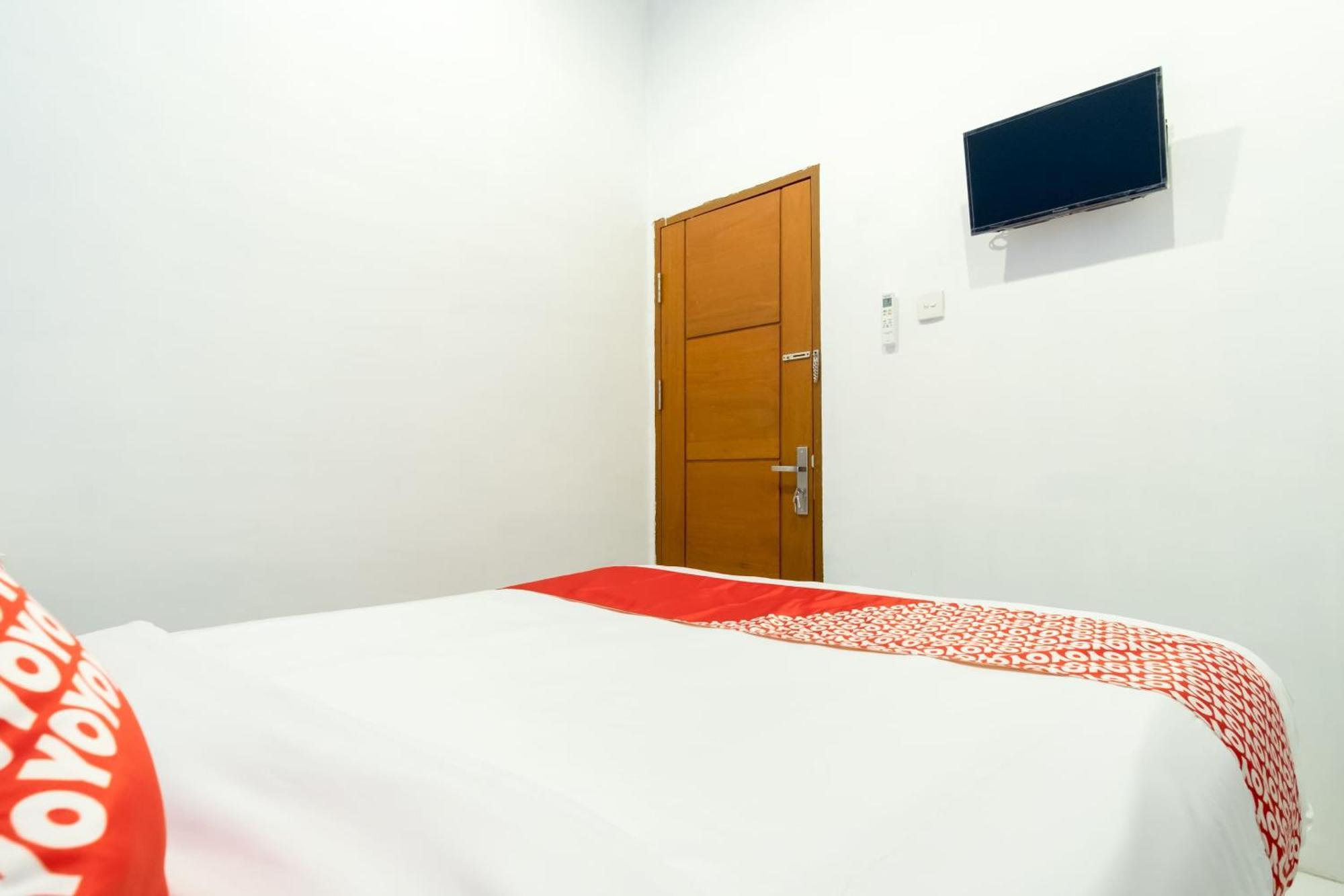 Super Oyo 839 Royal Guest House Medan Luaran gambar